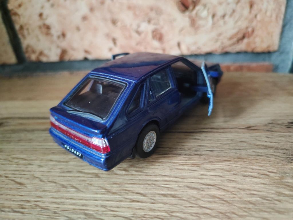 Model 1:34 resorak PRL Polonez Caro Plus Welly