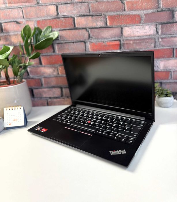 Ноутбук Lenovo ThinkPad E14 G3·AMD Ryzen 3 5300U·8GB+SSD256·14"HD·ТОП
