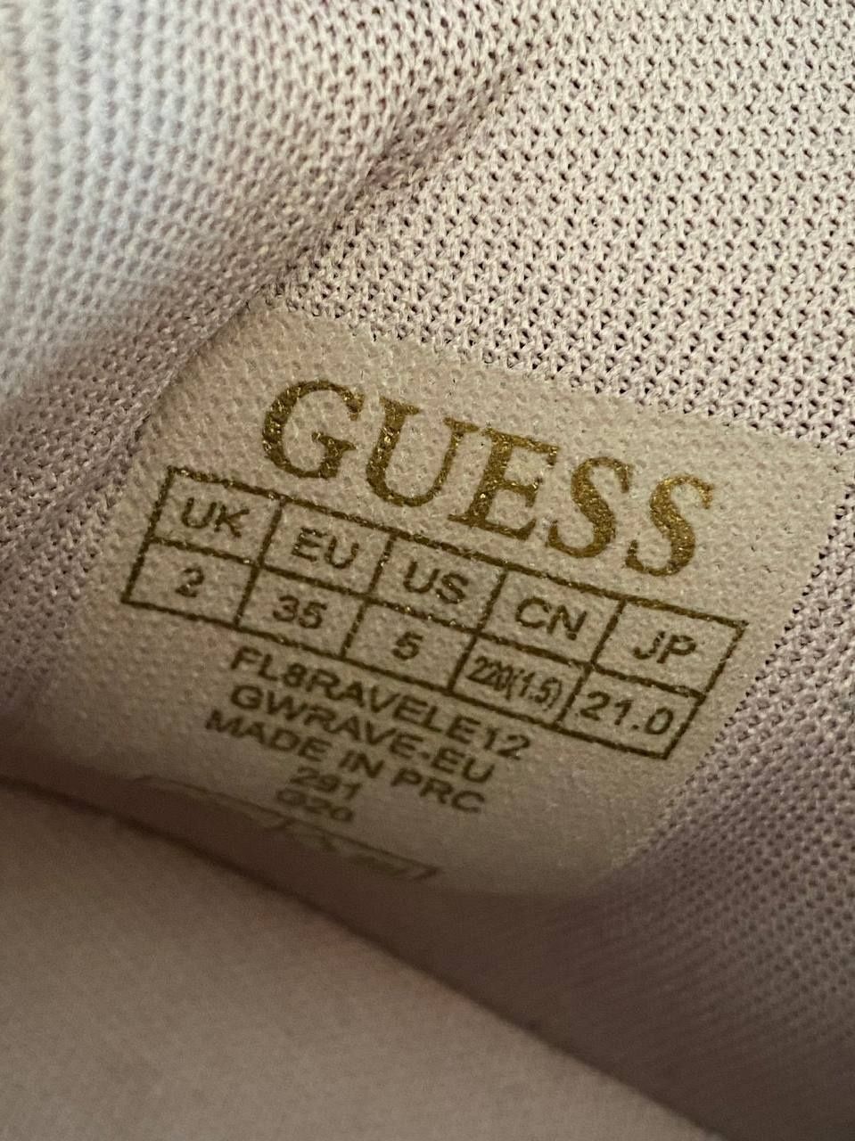 СУПЕРСКИДКА! Продам кроссовки женские Guess 35 EU