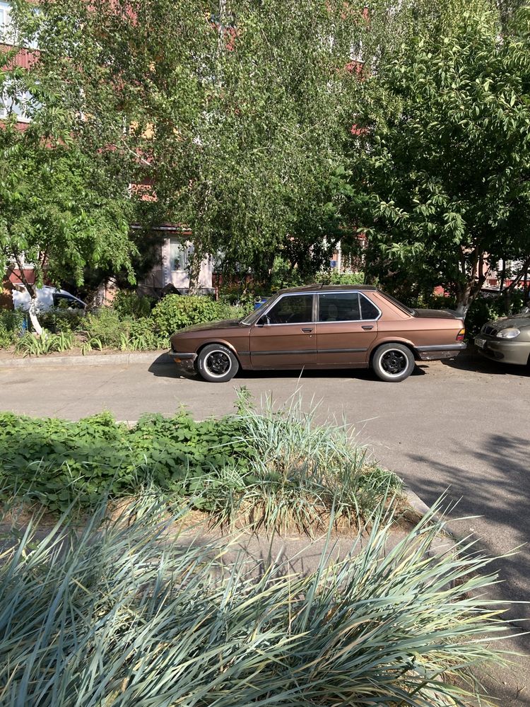 BMW E28 m30b25 возможен обмен