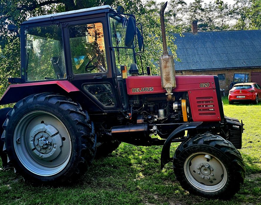 Ciągnik rolniczy Belarus MTZ 820
