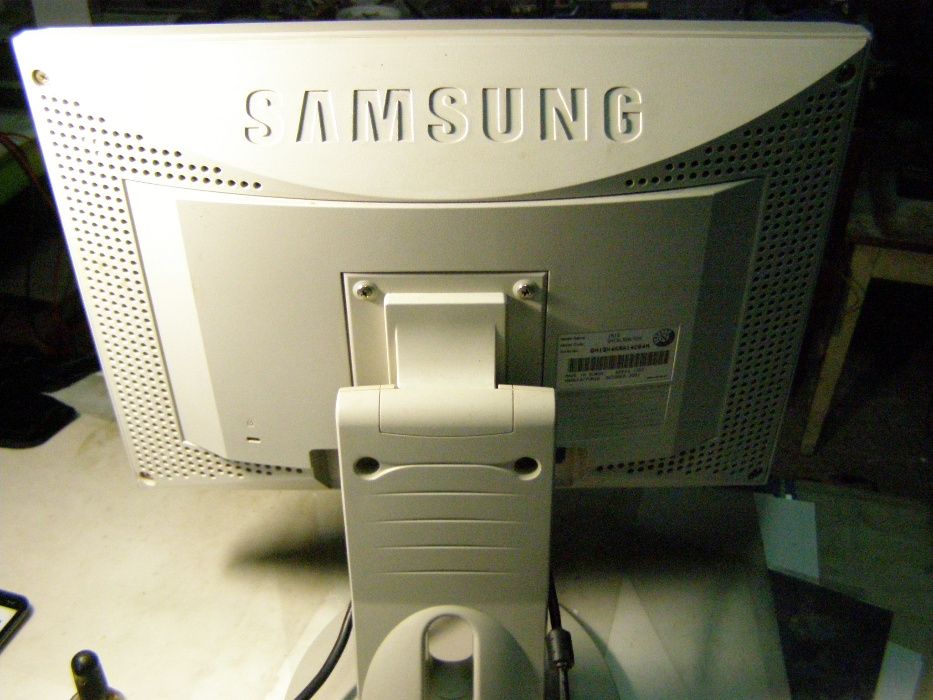 Монитор Samsung 151S