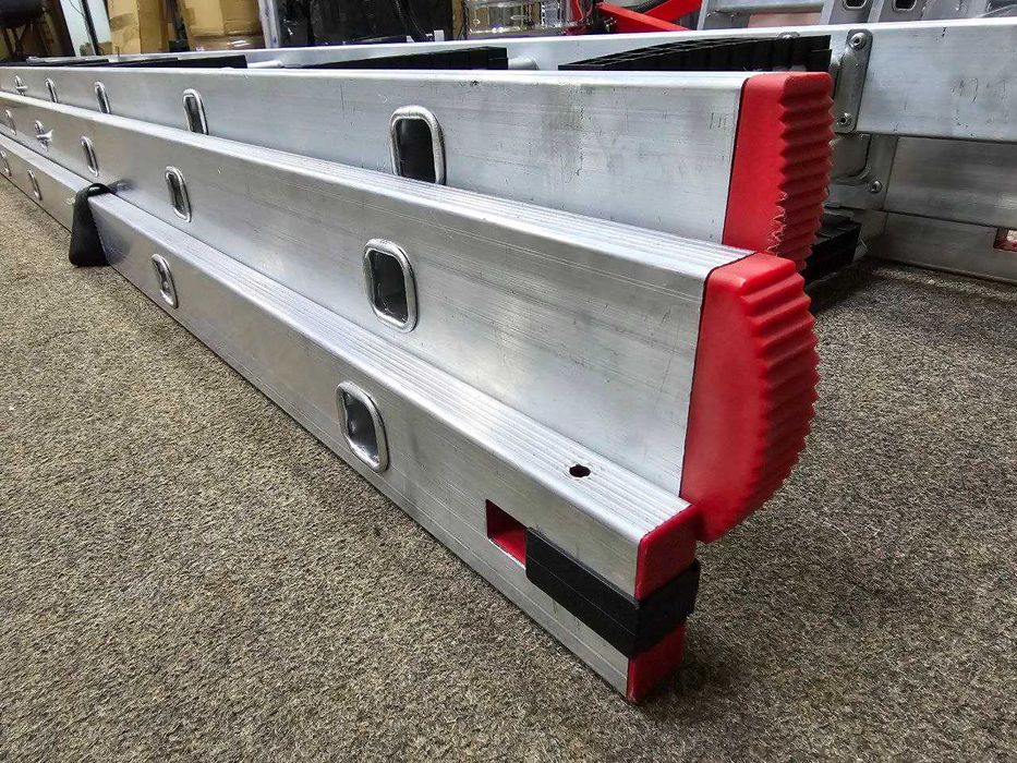 Трьохсекційна Алюмінієва Драбина 7,9м  3х12 до 150 кг Широкі сходинки