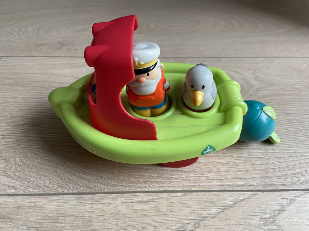Іграшка elc лодка   з капітаном та чайкою.