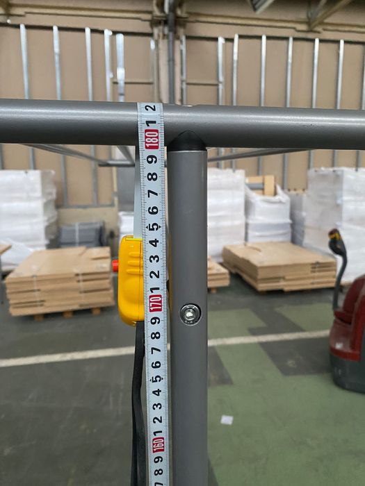 Promocja Wieszaki ,Wys 180 Szer 106 , górna półka używany ,Poleasing