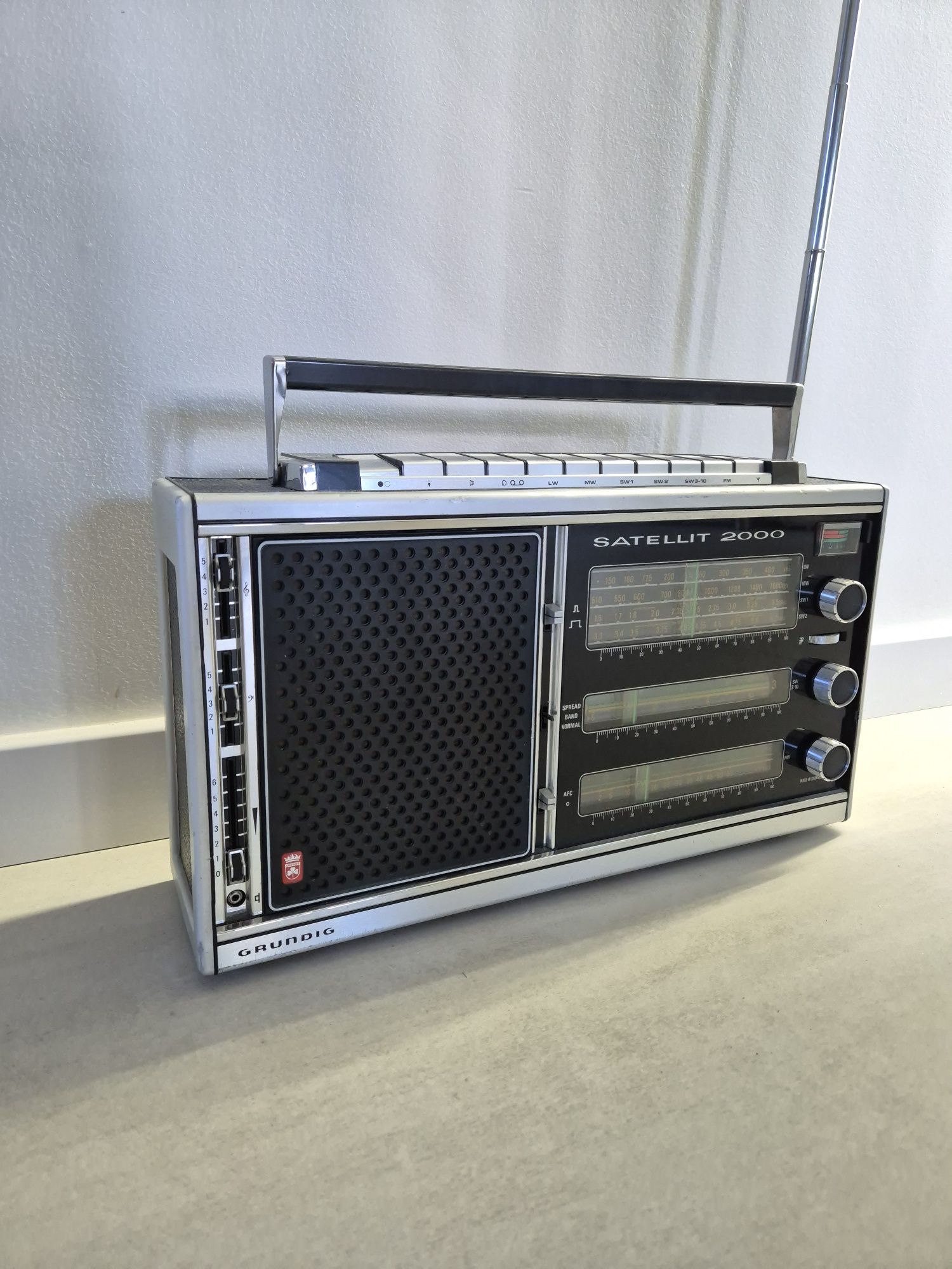 Radio Grundig Satellit 2000 globalne vintage