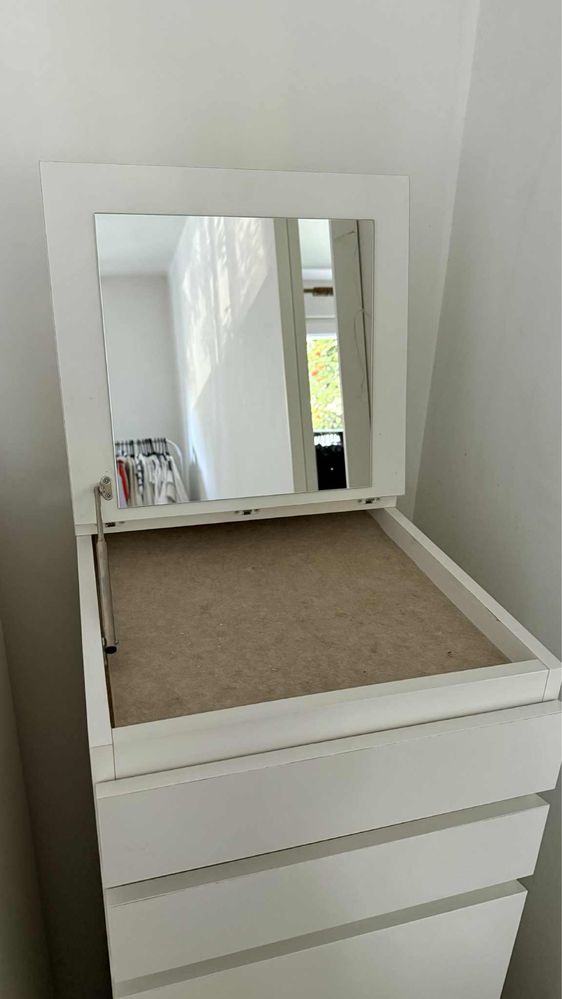 Szafka z mini toaletką