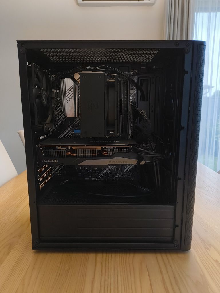 Komputer gamingowy Ryzen 7 5700x RX 6750 XT
