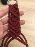 brelok do kluczy torebki czerwony makrama handmade krótki bordowy