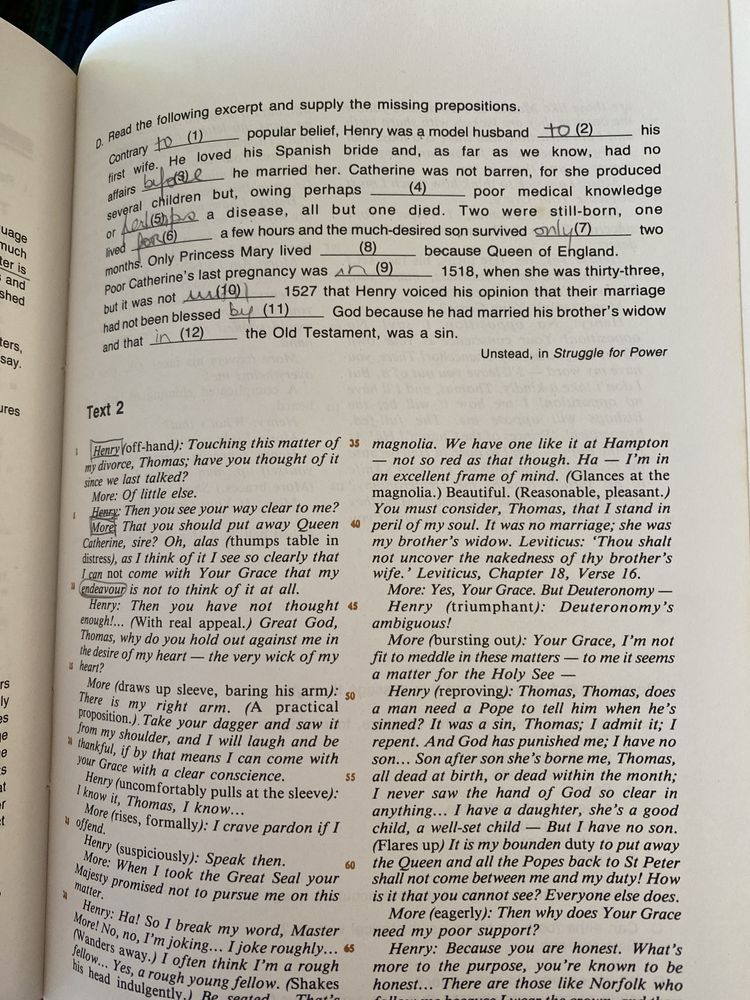 Livro escolar de inglês avançado 12.º ano