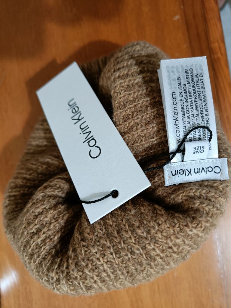 Gorro Calvin Klein (Senhora)