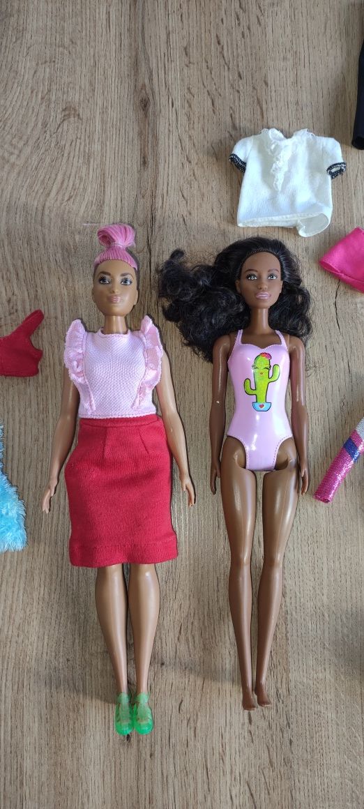 Zestaw lalek Barbie i ubranek murzynka fashionistas