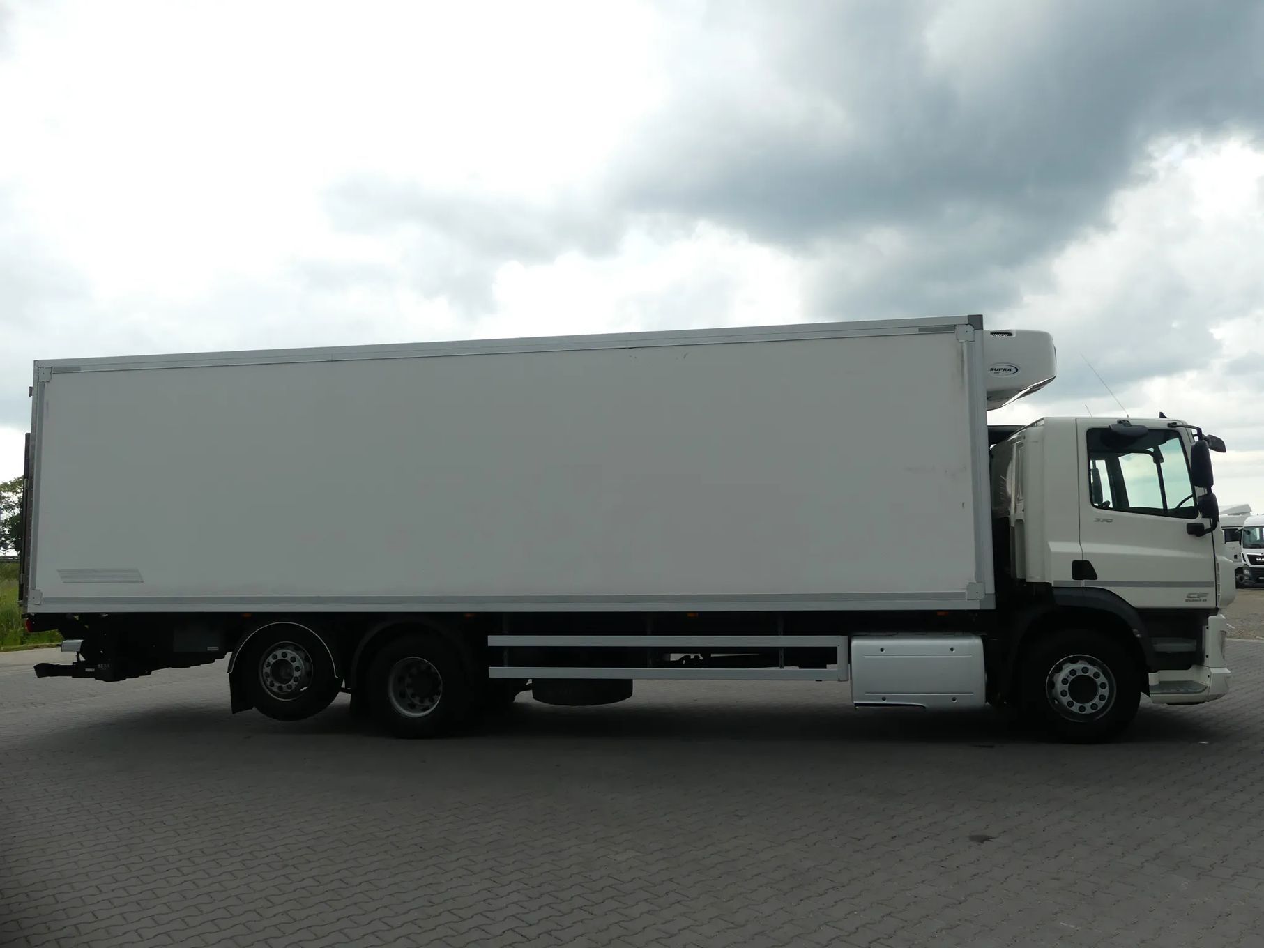 DAF CF 370 / 6x2 / CHŁODNIA 9.40 + WINDA / EURO 6 / CARRIER SUPRA 850 /  Ładowność 13430 kg / 23 euro palety /