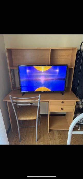 secretária com cadeira