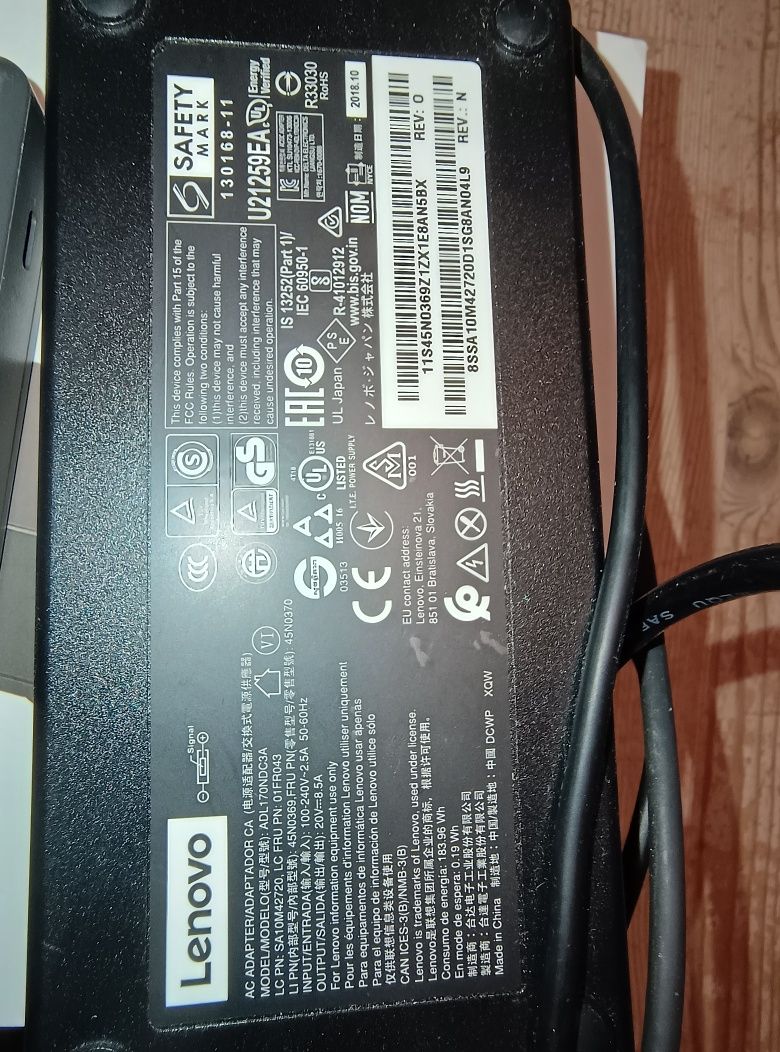 Stacja dokująca Lenovo USBC TB3 z eGPU NVIDIA(R) GTX 1050 (4 GB GDDR5)