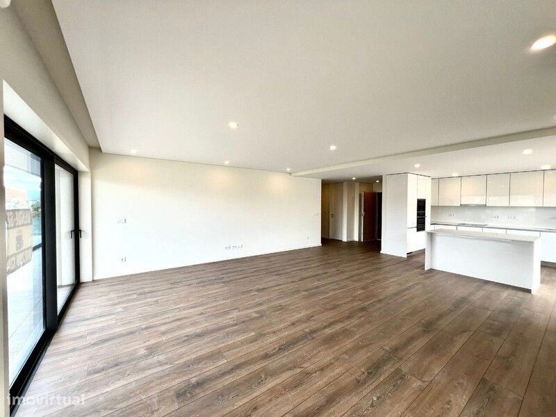 Comprar apartamento T3 em São João da Madeira