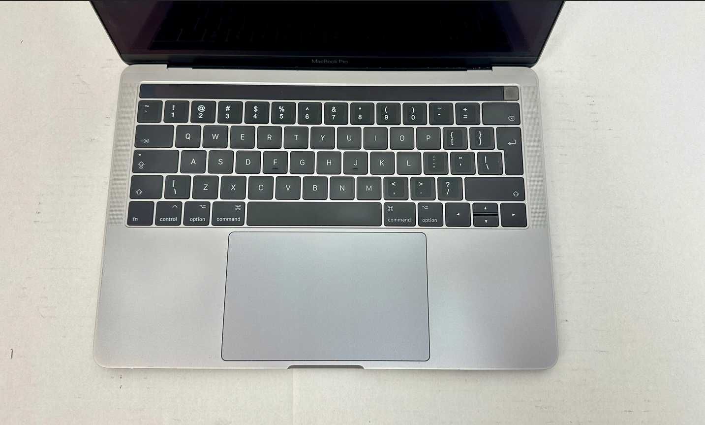 Apple MacBook Pro 14,2 Mid-2017 A1706 i5-7267U 16GB 256GB SSD  13,3"