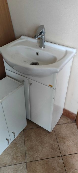 Szafka z umywalką