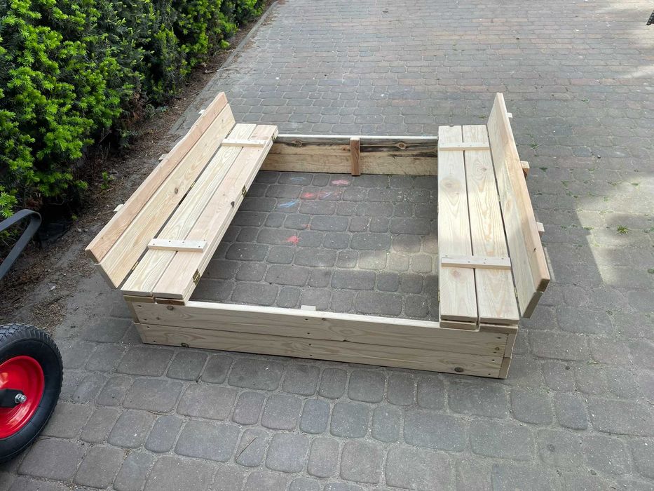 Piaskownica zamykana 120x120x20 cm