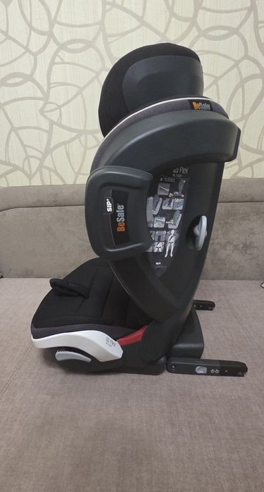 Автокрісло BeSafe iZi Flex Fix i-Size для дітей з 3 до 12 років