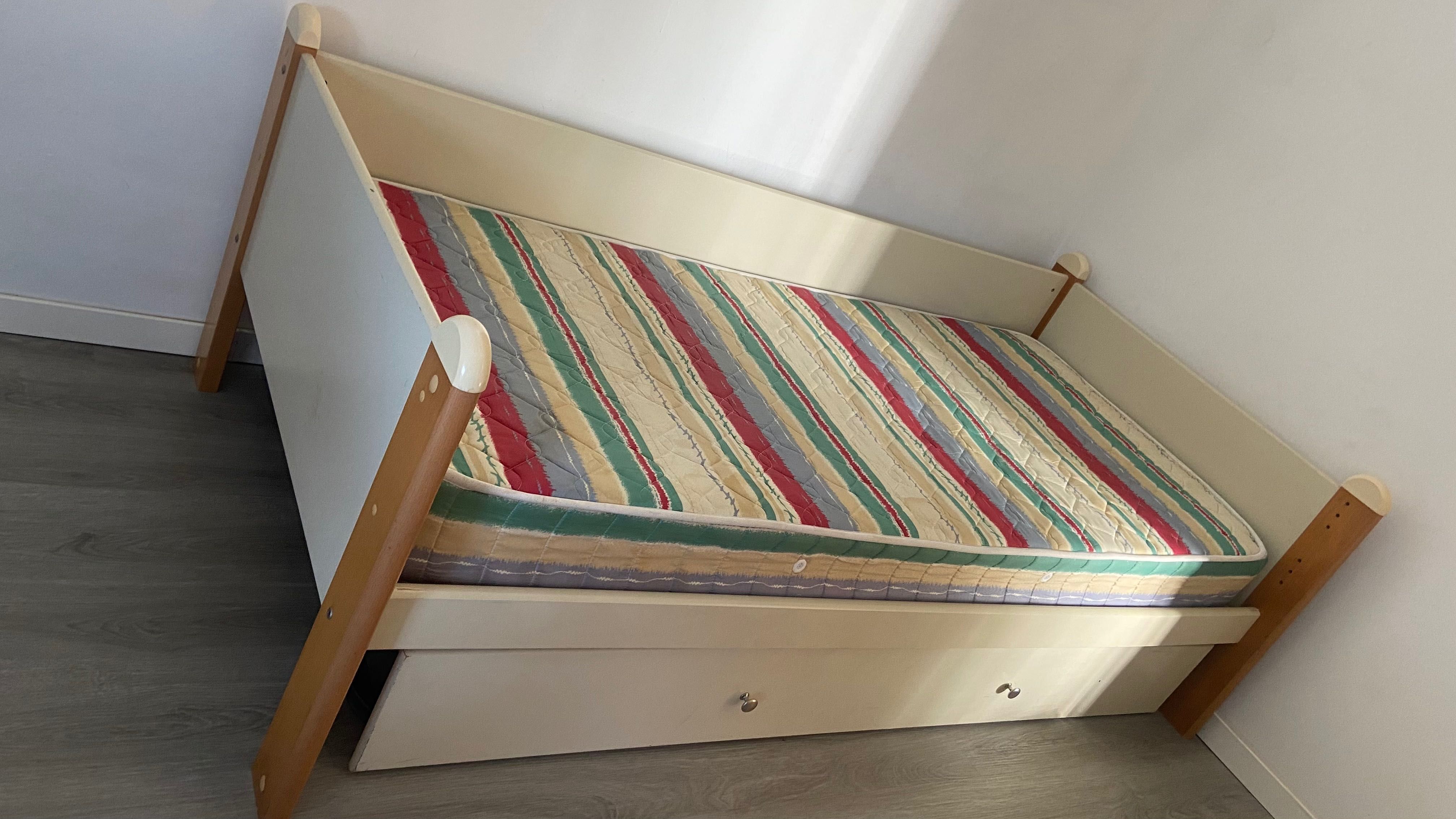 Cama criança Com 1 colchão incluído