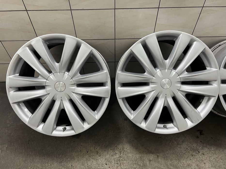 Alufelgi 5x120 TESLA 20" Model X^ czujniki TPMS^ Oryginał 10J/9J
