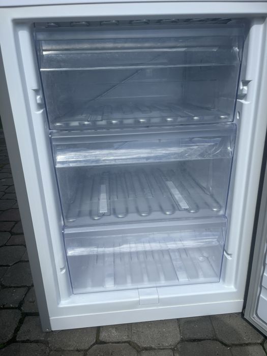 Холодильник Whirlpool