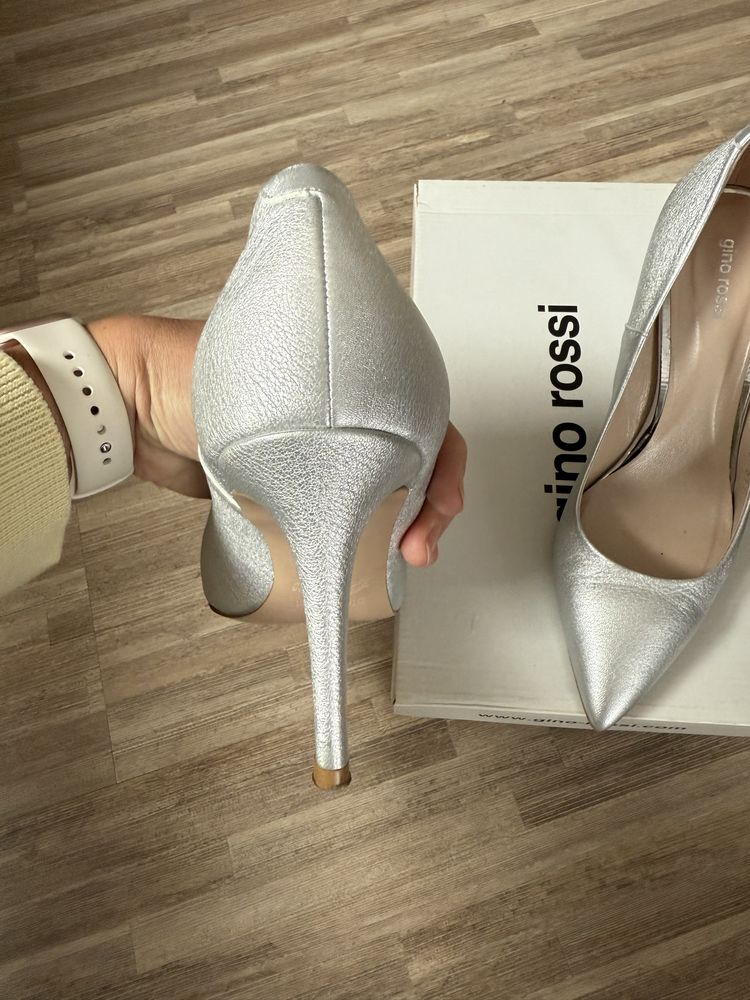 Szpilki Gino Rossi roz 39 skóra