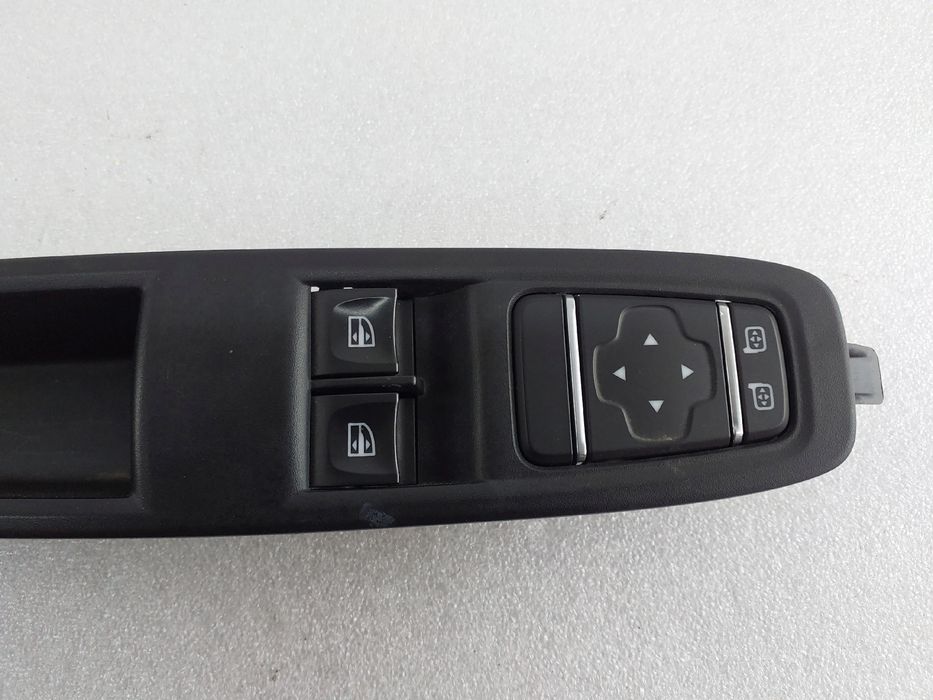 Comando / botão / interruptor vidros frente esquerdo RENAULT Zoe (BFM_