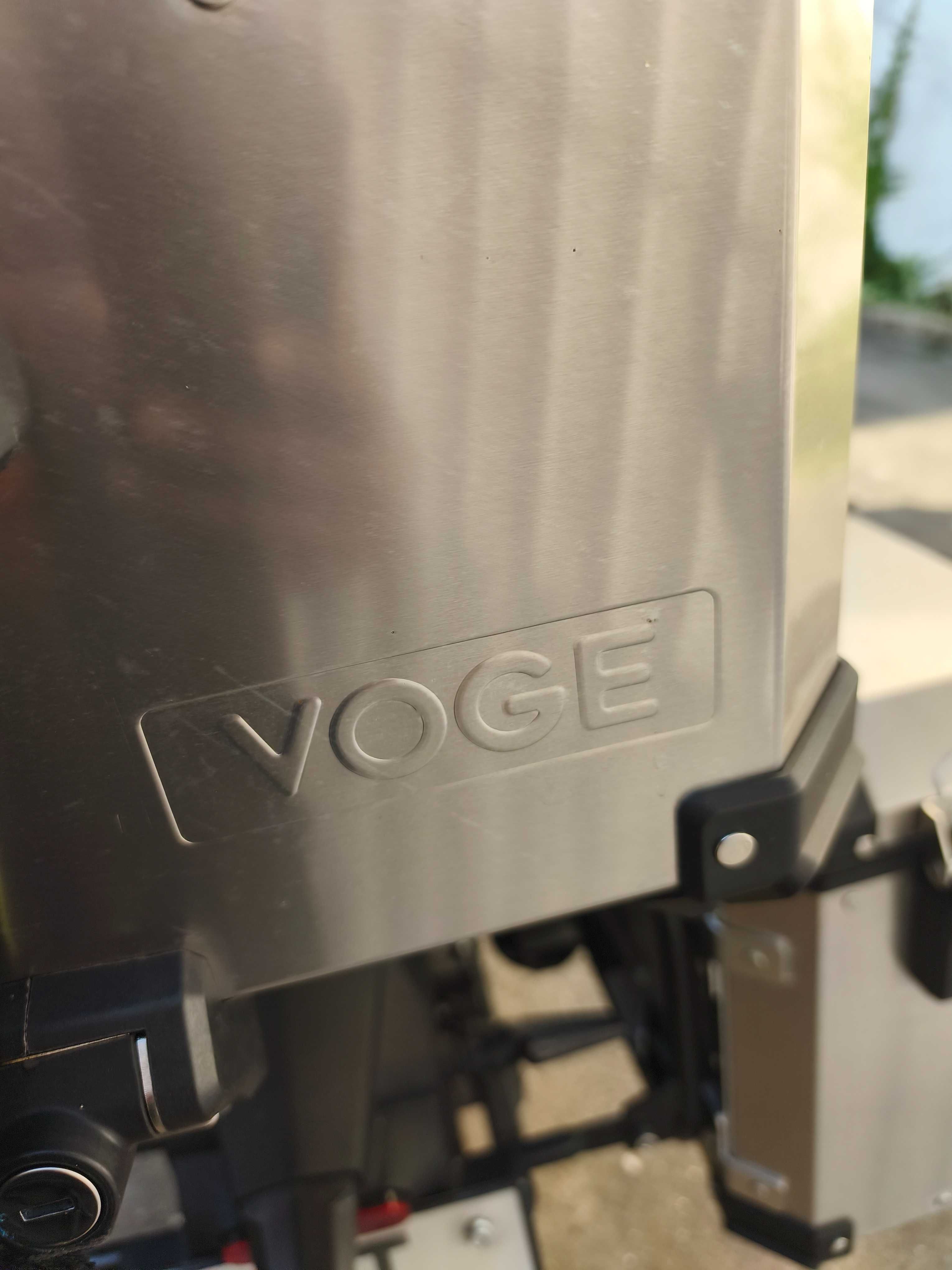 Voge 500 DS com extras