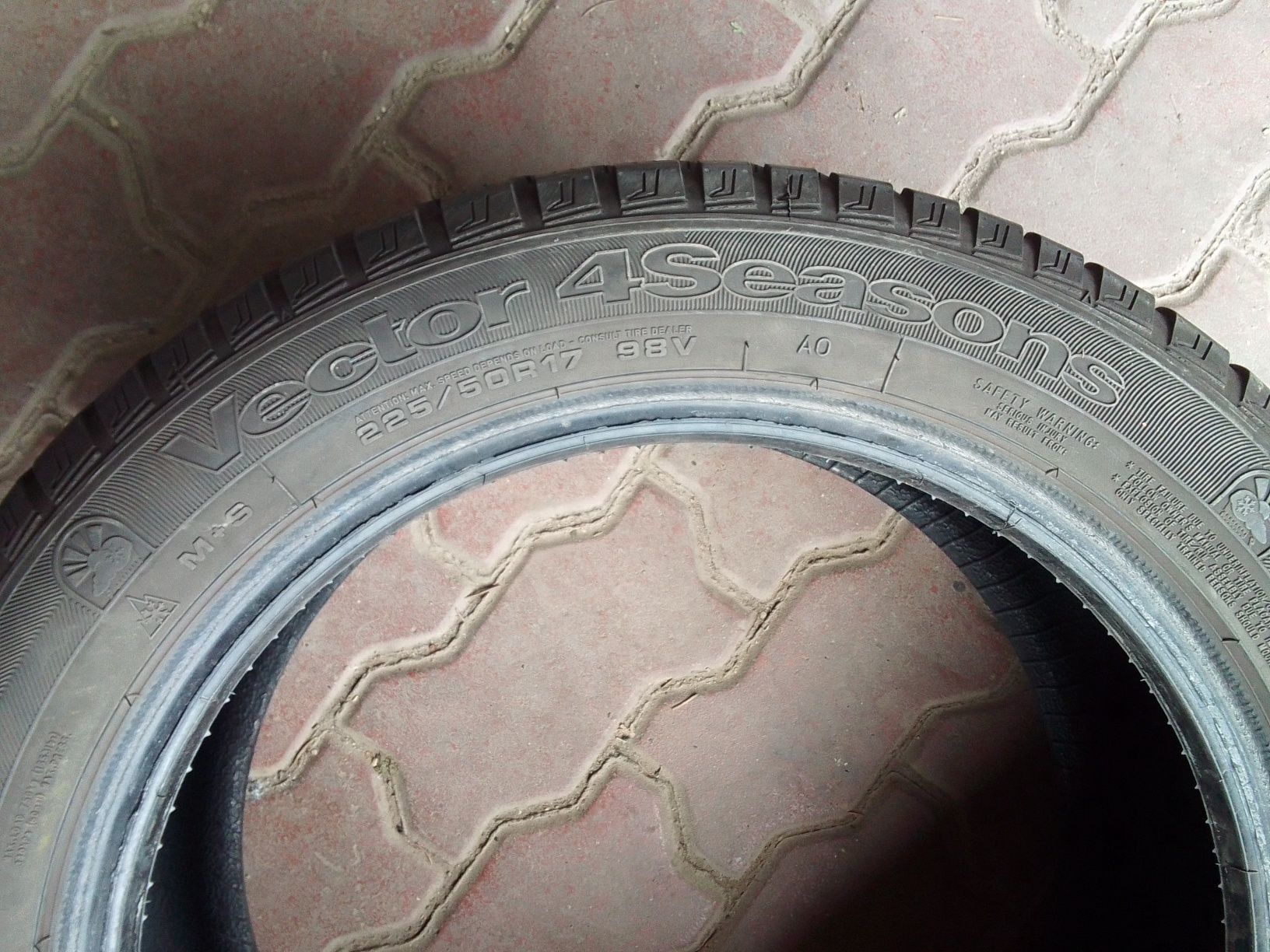 Opona wielosezonowa 225/50r17 GOODYEAR 2020r 6.5mm