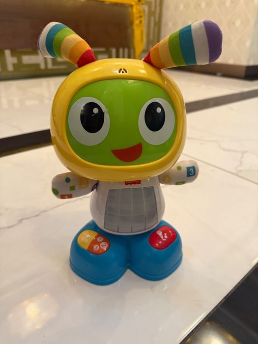 Robot  Bebo Tańcz i śpiewaj fisher price