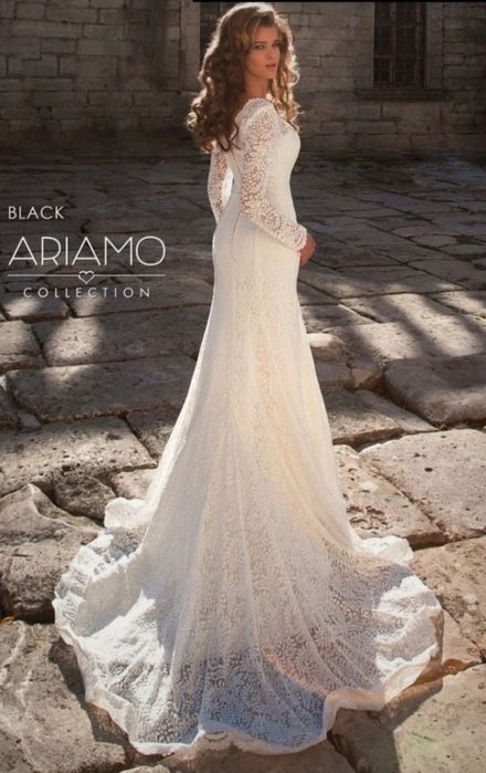 Suknia ślubna koronkowa rybka Ariamo Black Collection