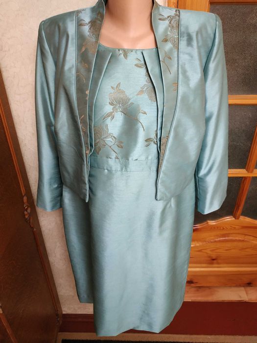 Ідеальне вбрання для урочистих заходів, що зробить Вас бездоганною!