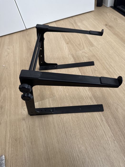 Statyw, stojak pod laptopa - idealny dla DJa.