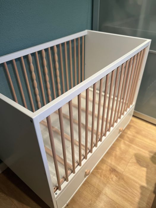 Zestaw mebli Myllra Ikea - komoda i łóżeczko