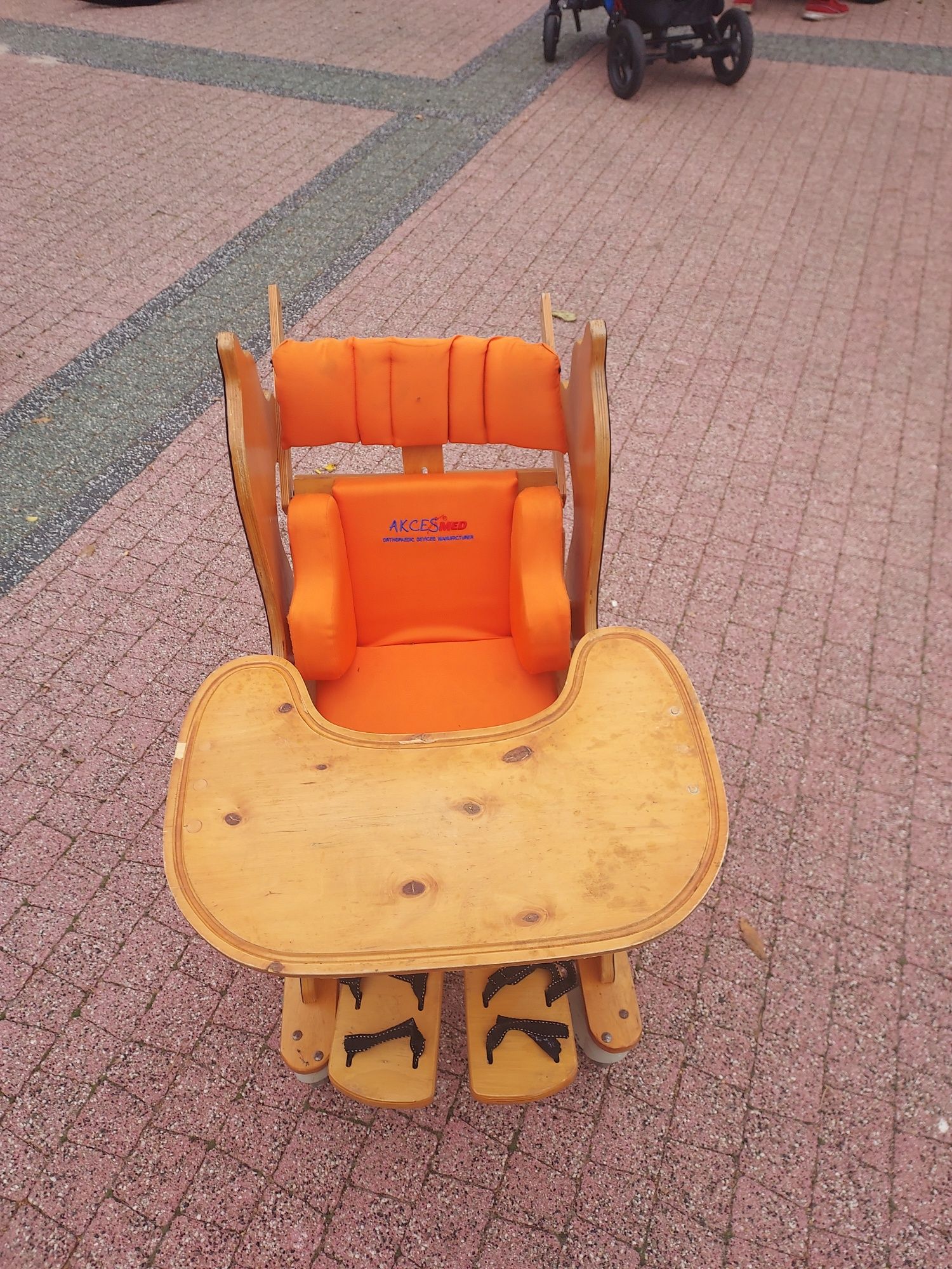 Fotelik dla niepełnosprawnych kotek