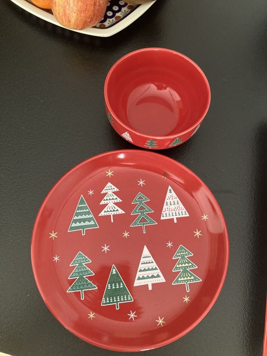 Komplet świąteczny talerzyk miseczka czerwone choinki
