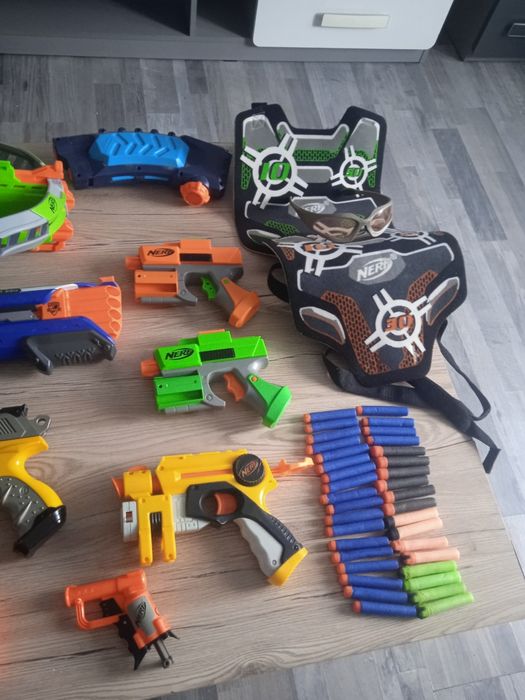 Pistolety NERF..