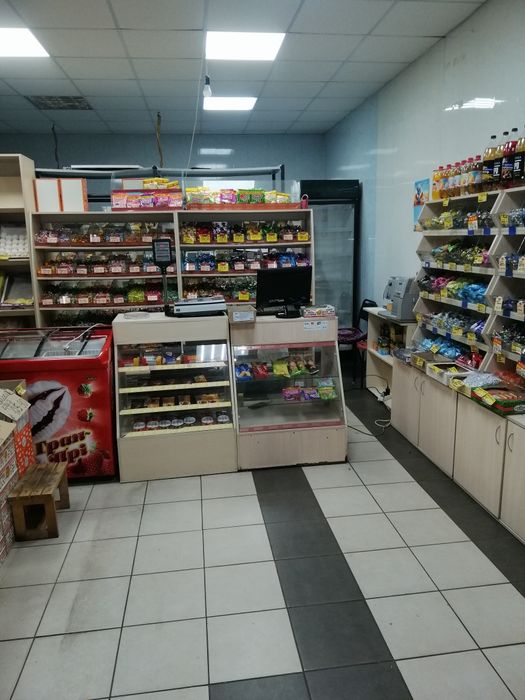 Торгове приміщення 48 м2 в прохідному місці