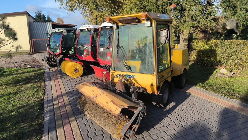 Wulff 100  mini traktorek komunalny 4x4 nośnik narzędzi pług do śniegu piaskarka