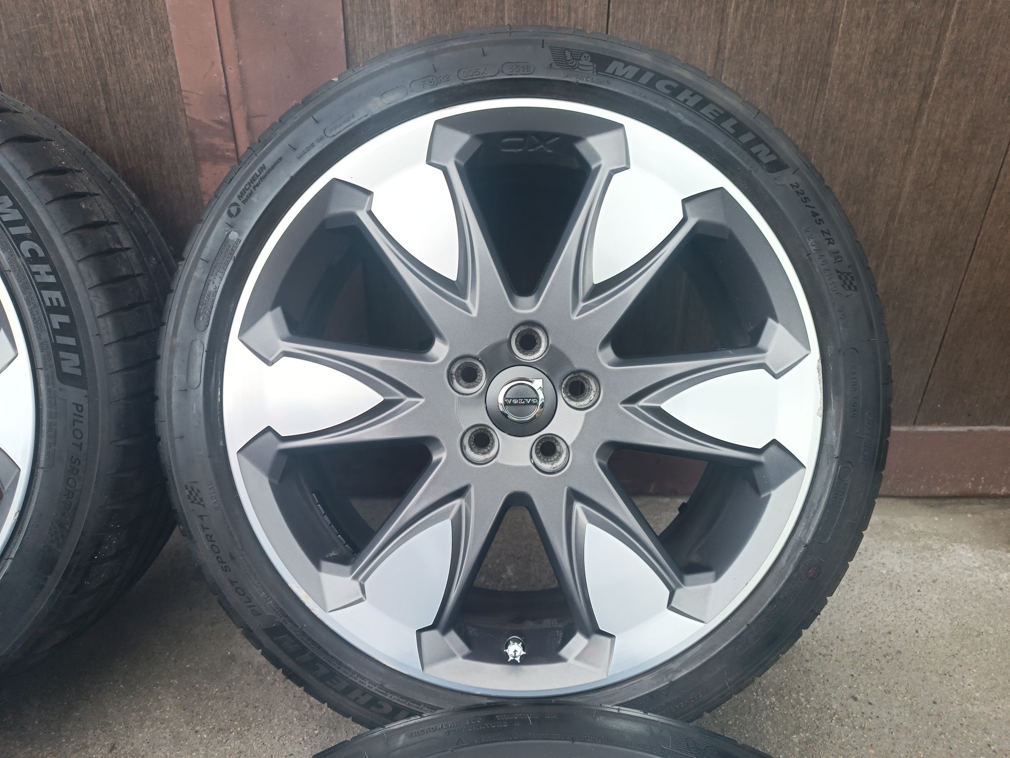 Koła 19 Volvo 5x108 V70 XC70 225/45/19 Erakir ET55 V60 XC60 8jx19 Ford