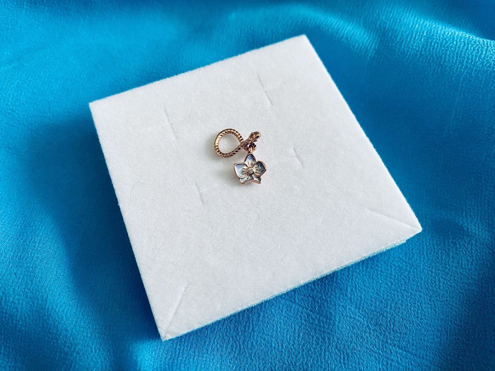 nowa mini pozłacana zawieszka charms beads kwiat orchidea srebro 925
