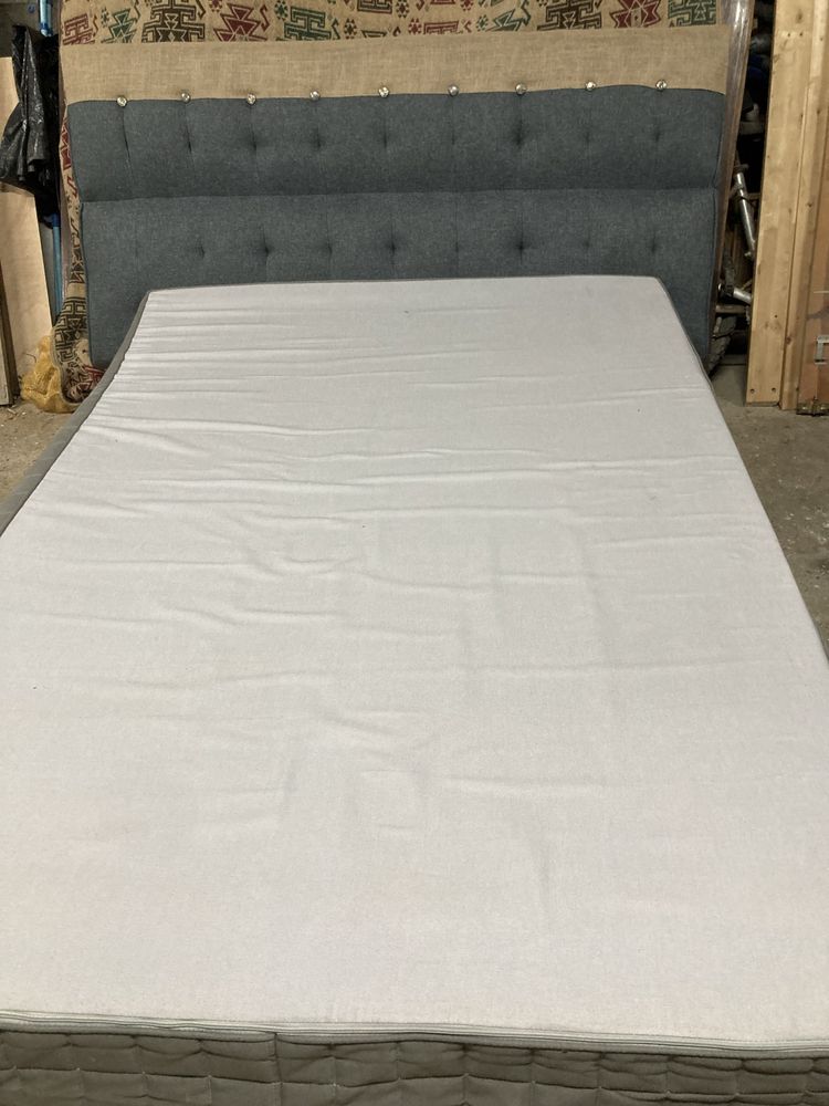 Cama de casal sumie com barra em jom estado