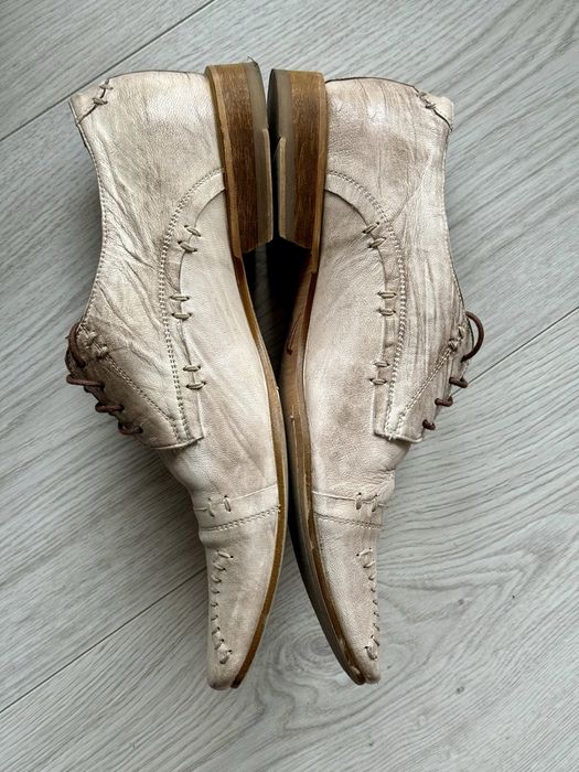 Eleganckie buty Badura w jasnym kolorze ze skóry licowej