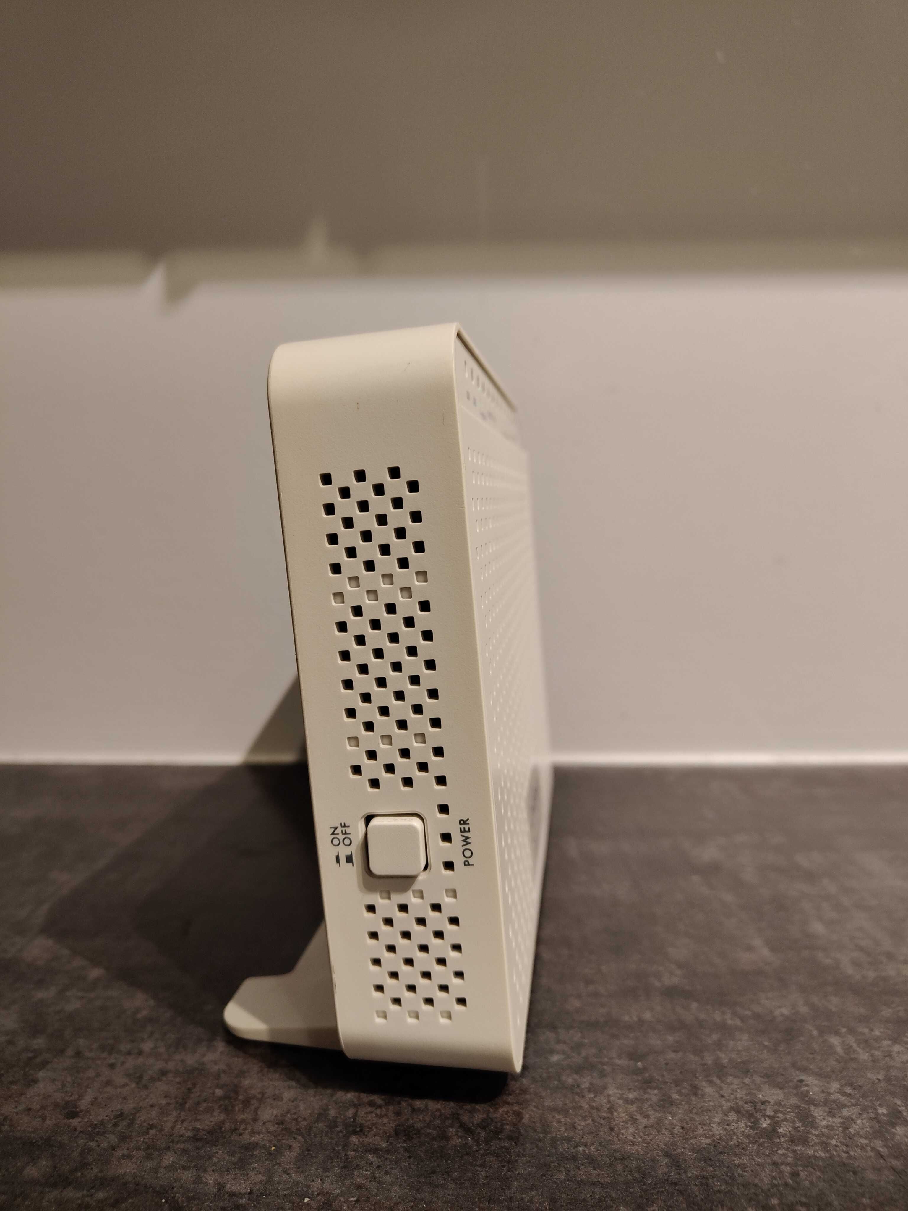 Router AltiBox ZyHEL P2812 ac