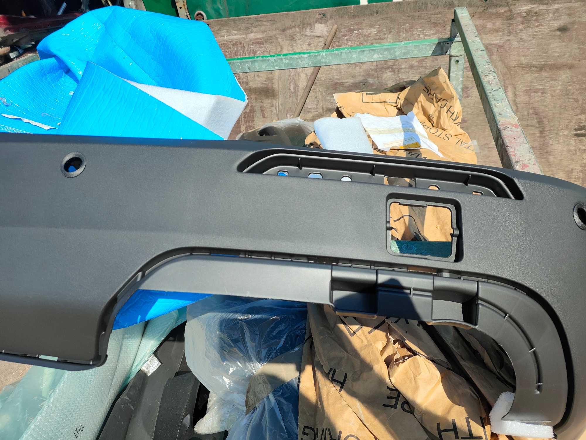Zderzak dokładka spoiler zderzaka tył tylny Ford Explorer 20- OE NOWA
