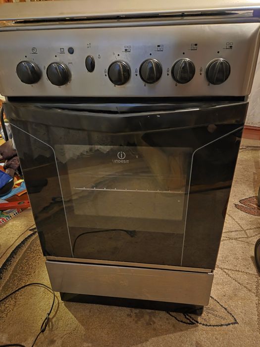 Kuchenka gazowo-elektryczna Indesit