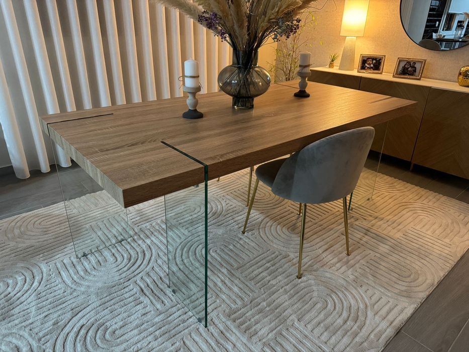 Mesa de jantar retangular 190x95 com pernas de vidro