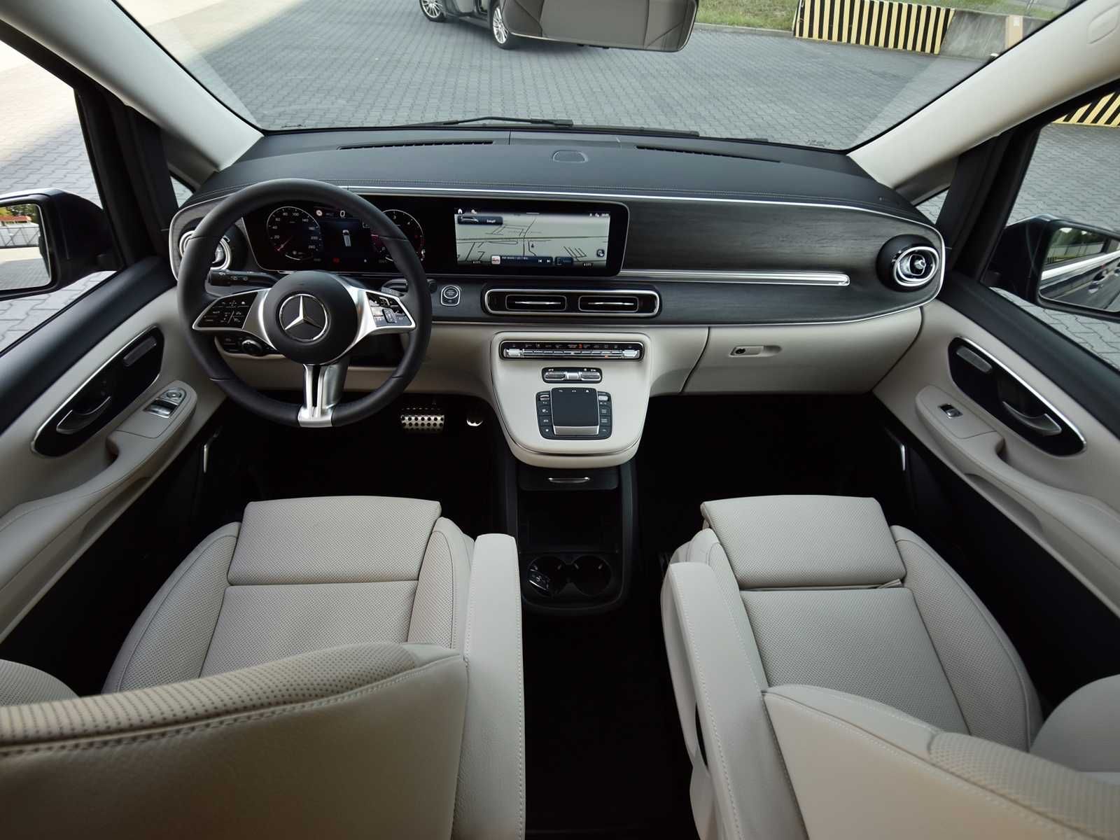 Wynajem busa MERCEDES V Klasa 7 os. 4x4  Automat 240KM Extra Long VIP